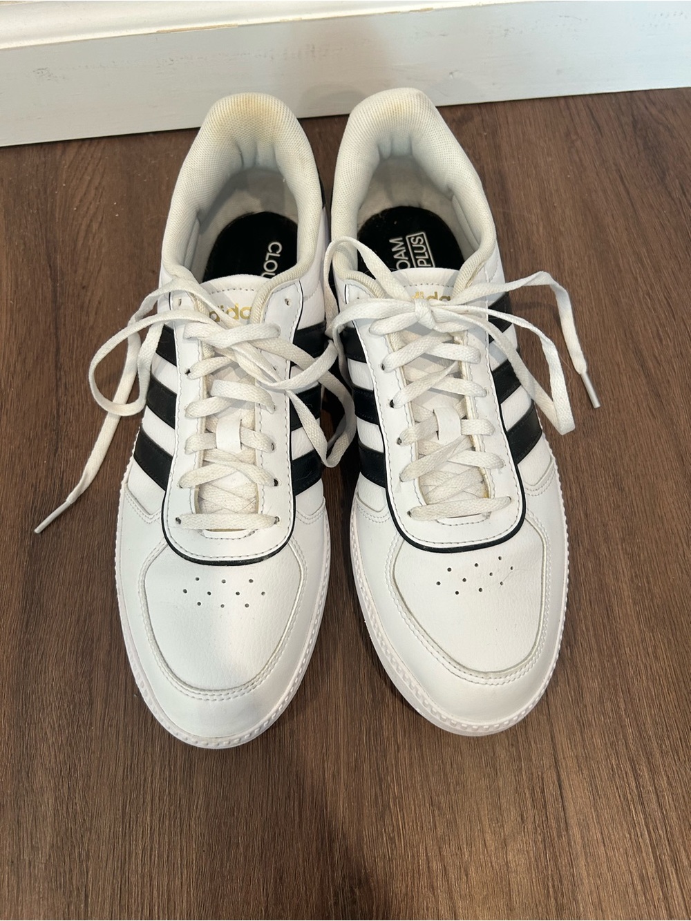 adidas women’s White Sneakers with Black Three-Stripes size
